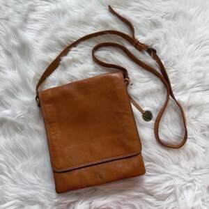 Vilenca Holland cognac brown genuine leather crossbody shoulder messenger purse